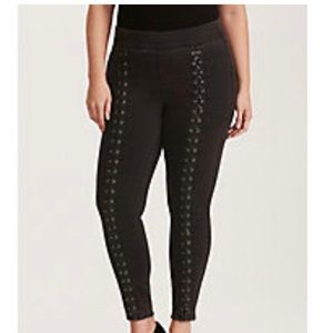 Lace up gray wash jeggings torrid 2R